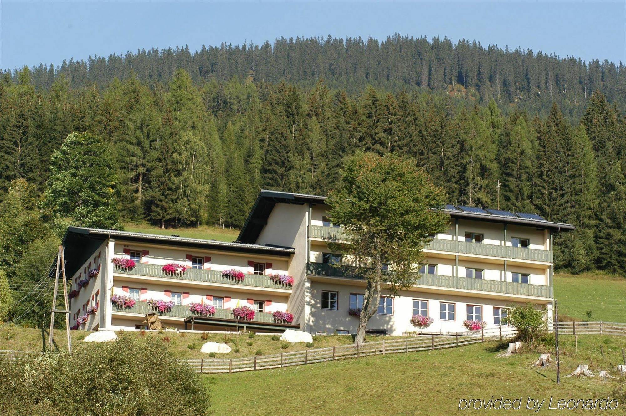 Hotel Jufa St. Martin Sankt Martin am Tennengebirge Esterno foto