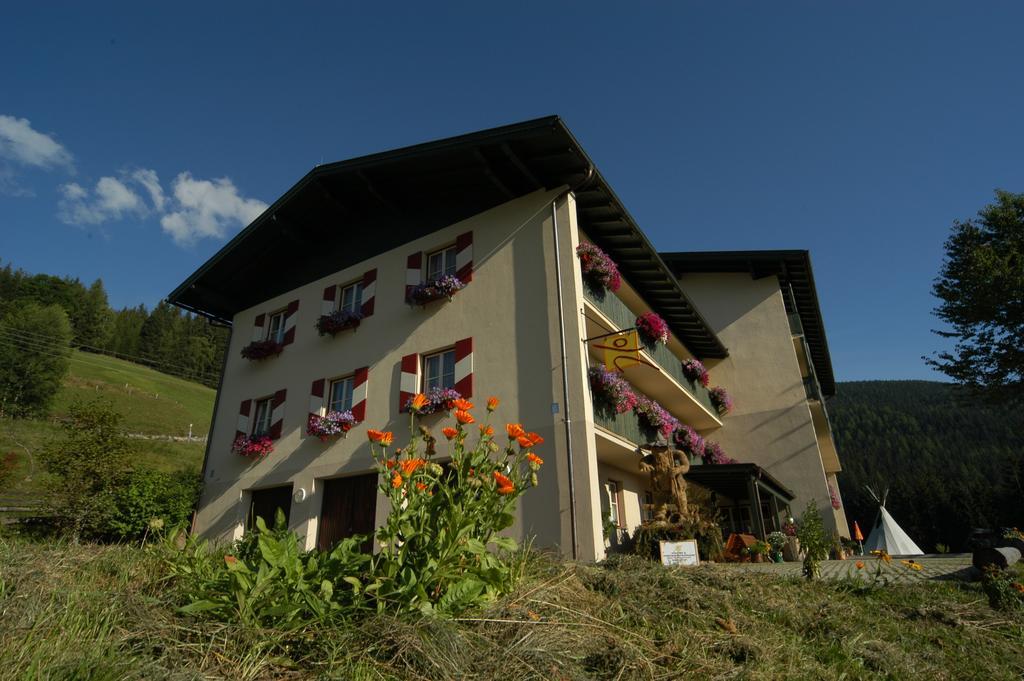 Hotel Jufa St. Martin Sankt Martin am Tennengebirge Esterno foto